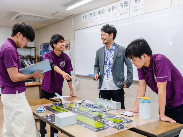 先生と学生との距離が近い